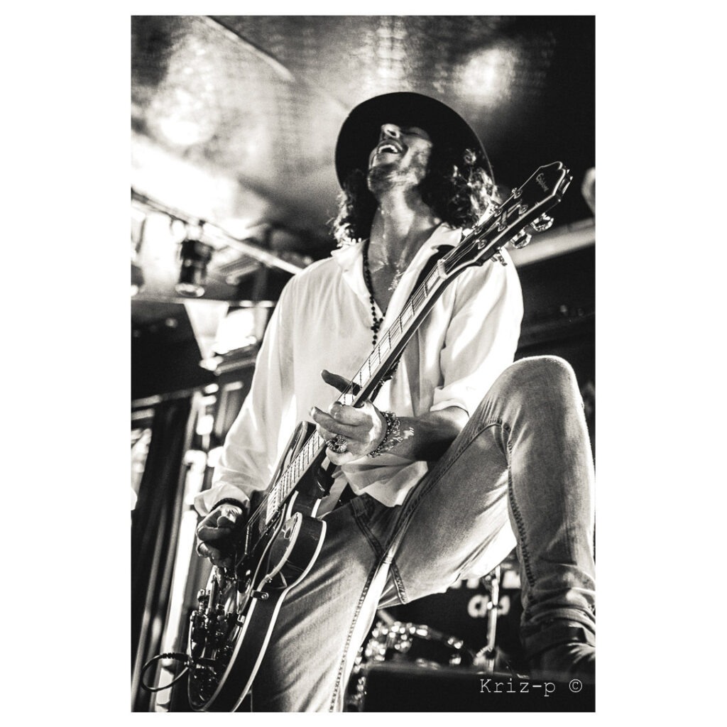 leontas rock band mykonos